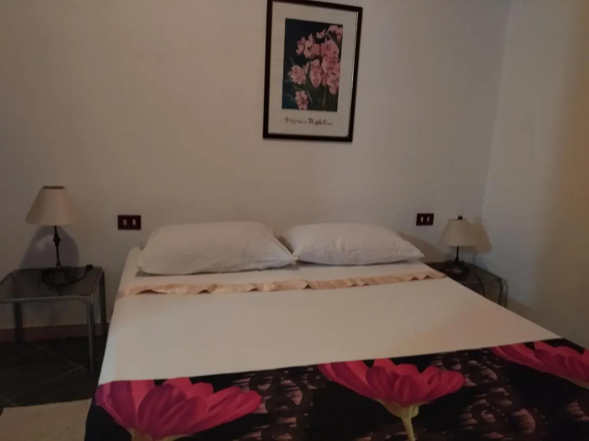 Casa Leonardo Lägenhet Tertenìa