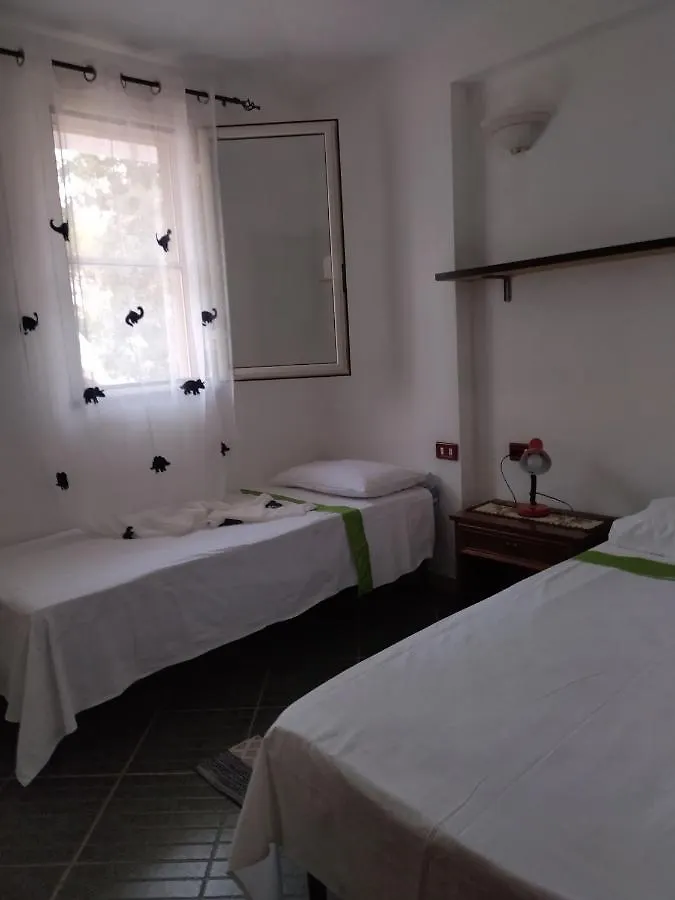 Casa Leonardo Lägenhet Tertenìa
